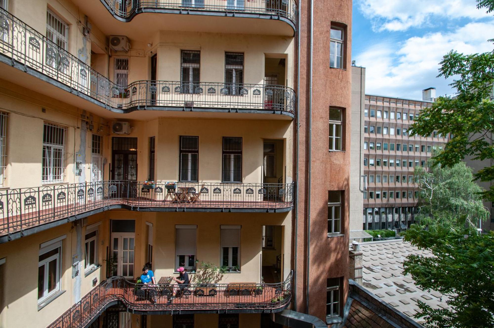 Spacious Family Suite Along River Side, In The Heart Of Buda Budapest Extérieur photo