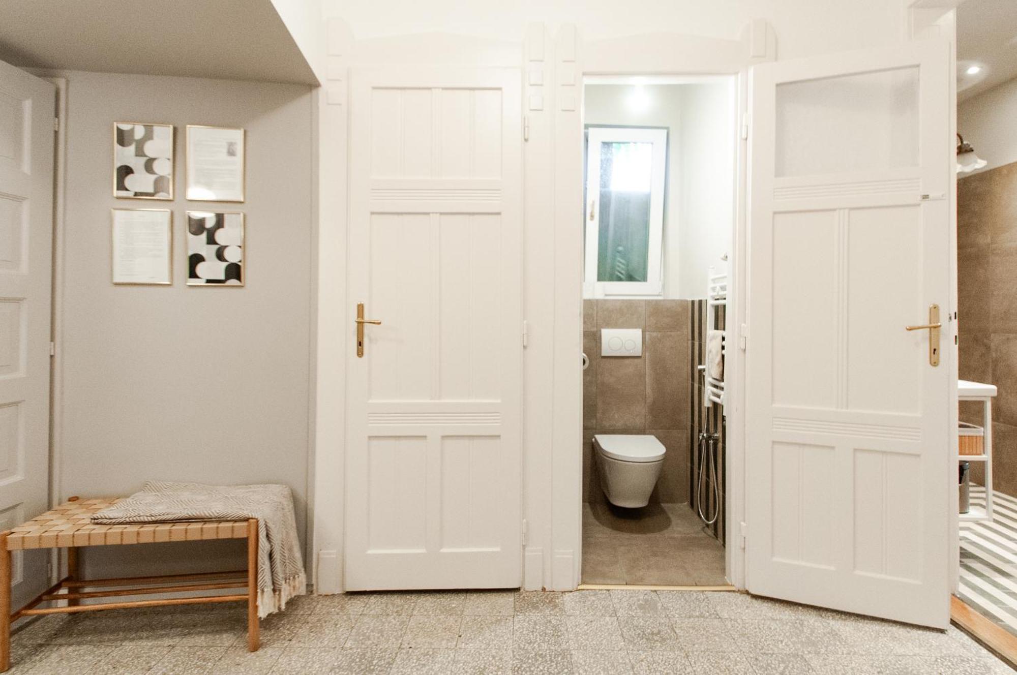 Spacious Family Suite Along River Side, In The Heart Of Buda Budapest Extérieur photo