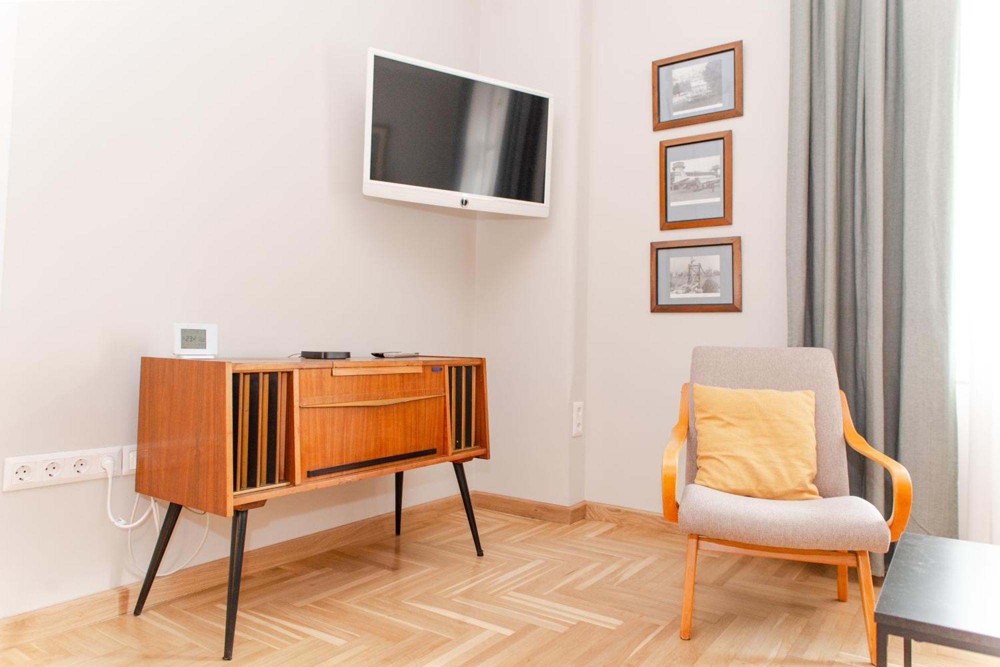 Spacious Family Suite Along River Side, In The Heart Of Buda Budapest Extérieur photo